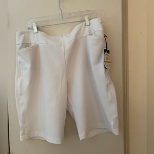 Tail White Label Size 16 NWT